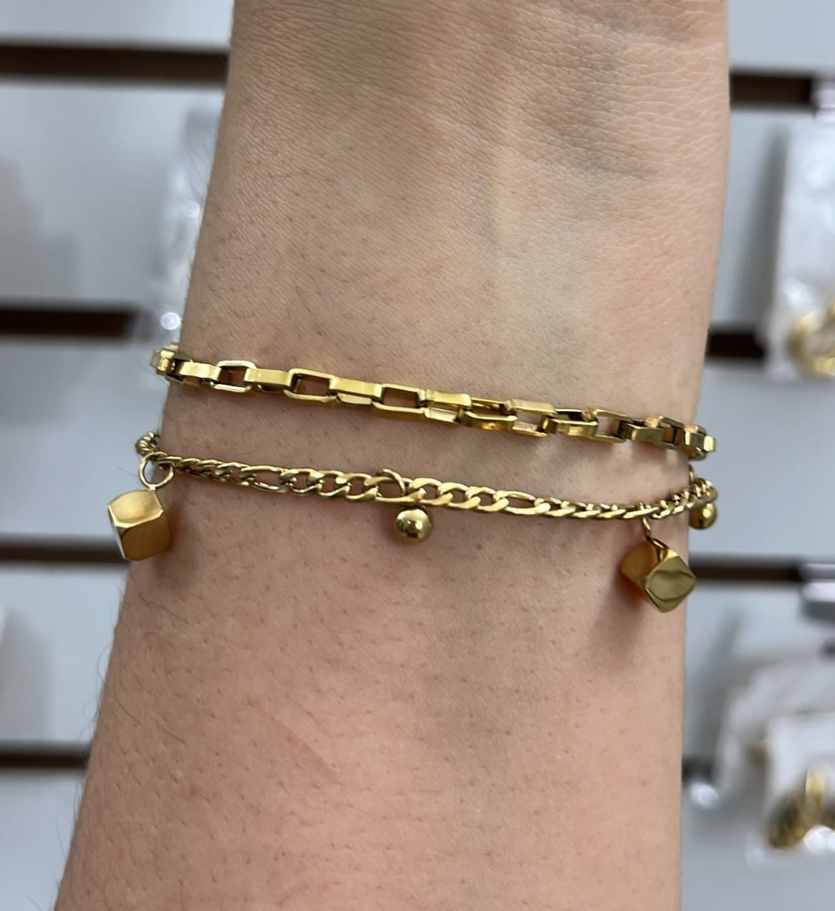 Fotografía de Pulsera Cubo Doble Gold